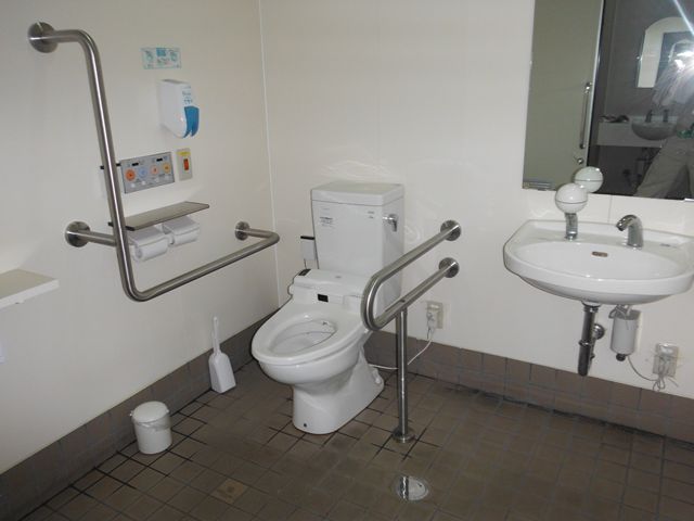 多機能トイレ