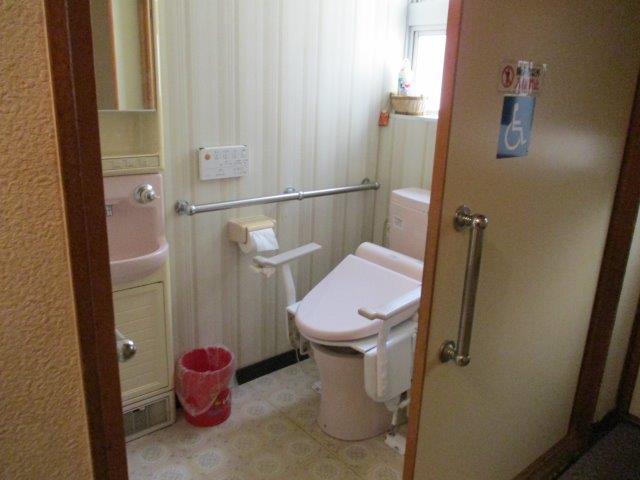 多機能トイレ
