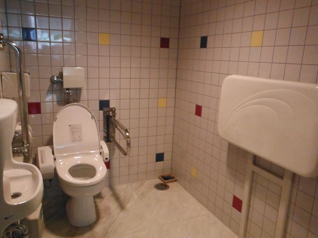 多機能トイレ