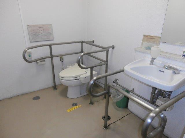 多機能トイレ