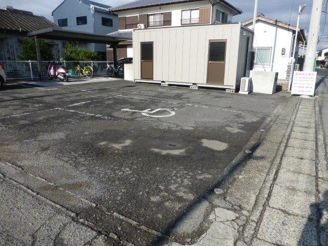 車いすマーク駐車場