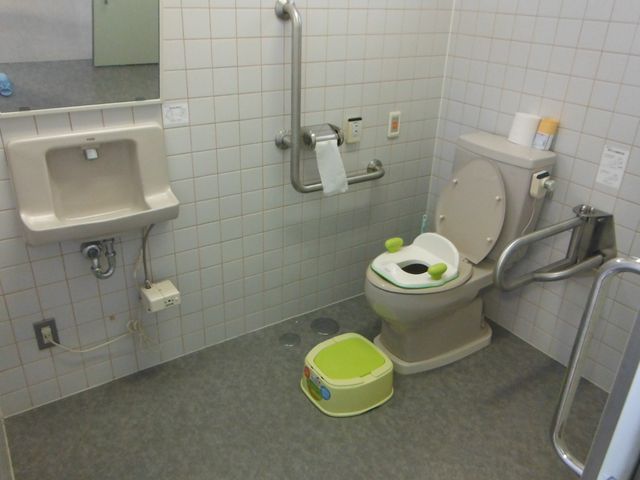 多機能トイレ
