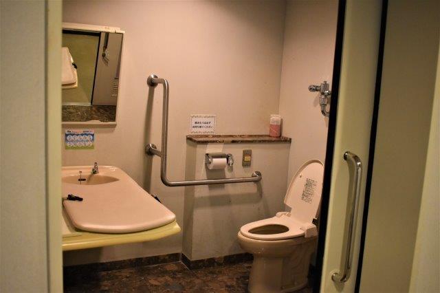 多機能トイレ