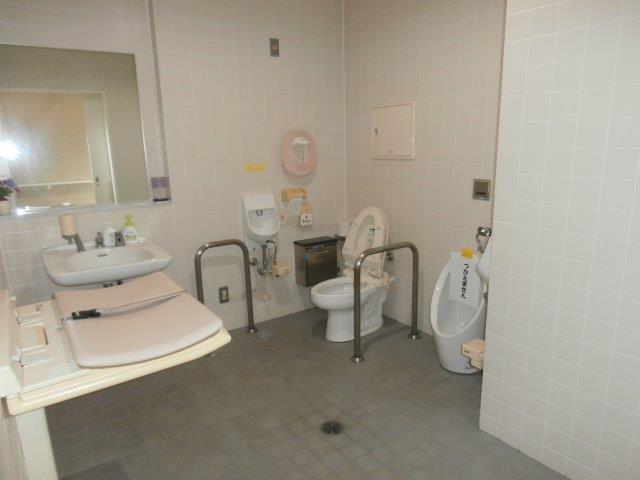 多機能トイレ