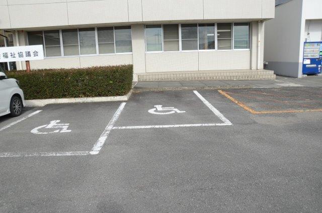 車いすマーク駐車場