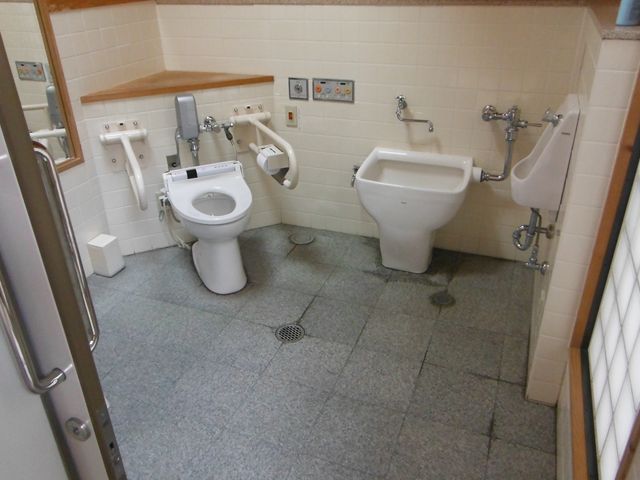多機能トイレ