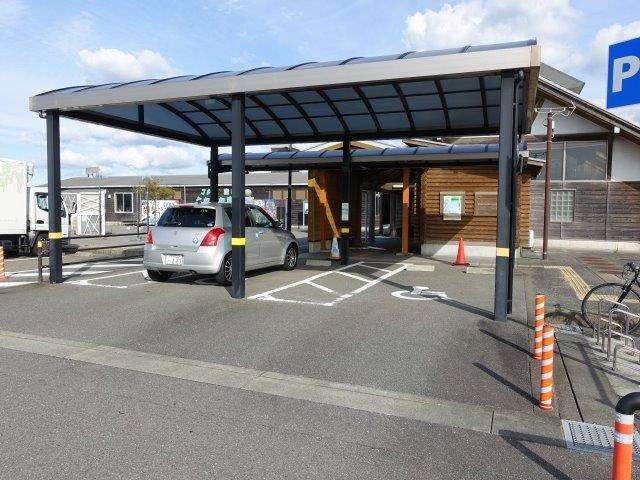 車いすマーク駐車場