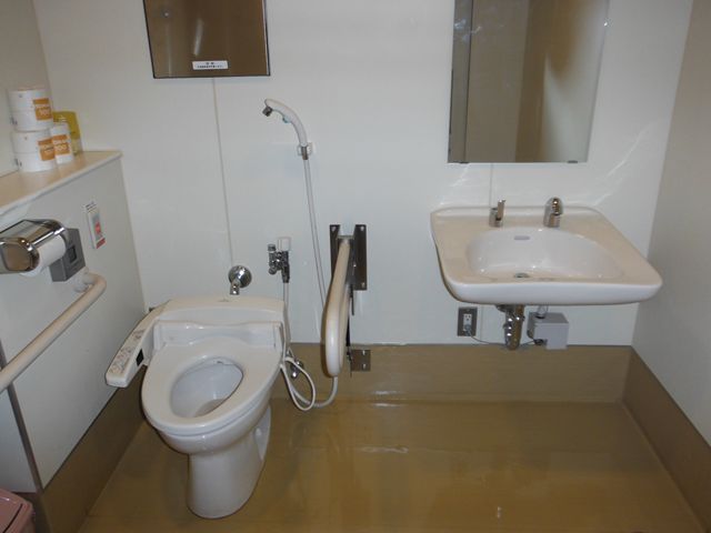 多機能トイレ