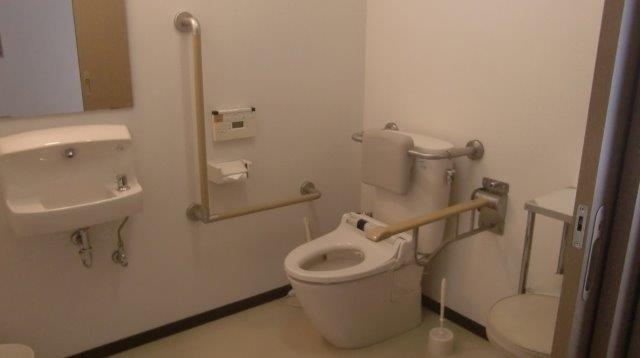 多機能トイレ