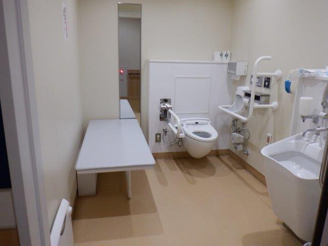 多機能トイレ
