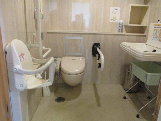 多機能トイレ