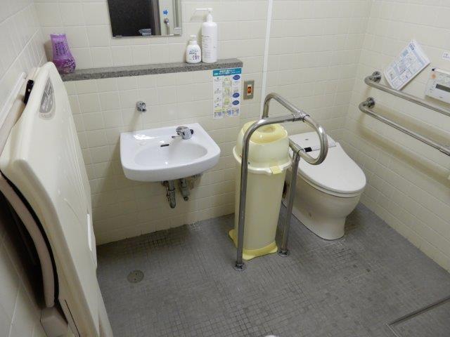 多機能トイレ