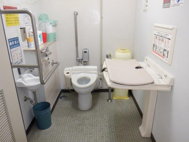 多機能トイレ