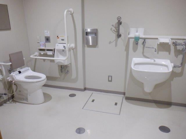 多機能トイレ