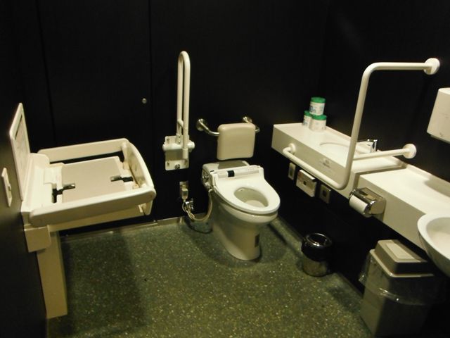 多機能トイレ