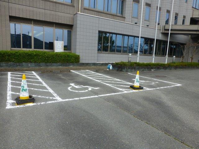 車いすマーク駐車場