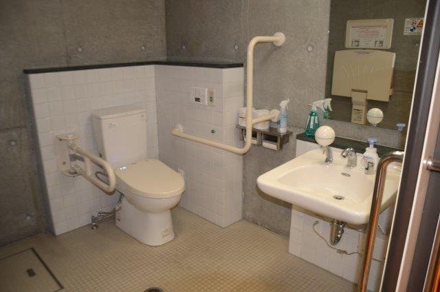 多機能トイレ