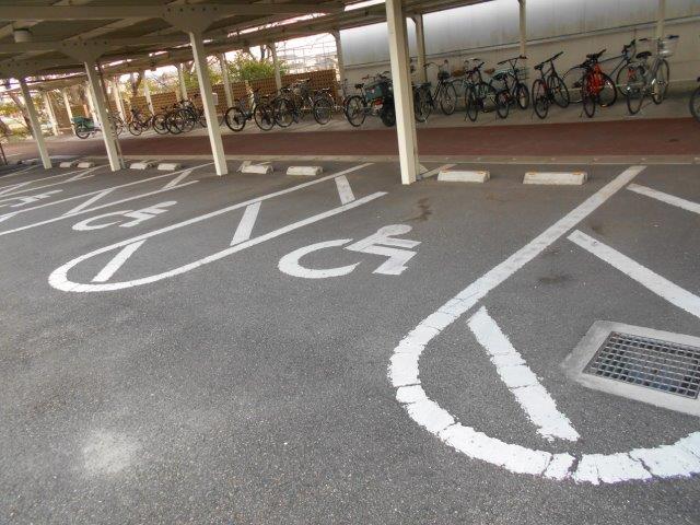 車いすマーク駐車場